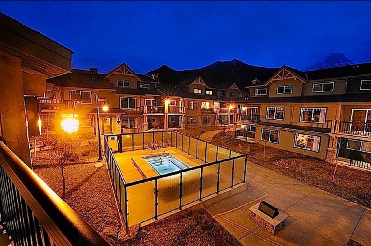 Copperstone Resort - Mountain View 2 Bedroom Condo Canmore Eksteriør bilde